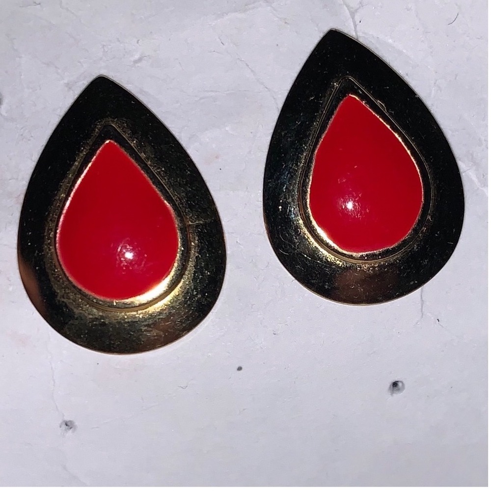 Vintage Red Enamel Gold Tone Teardrop Stud Earrings Pear Shape Post Backs Womens
